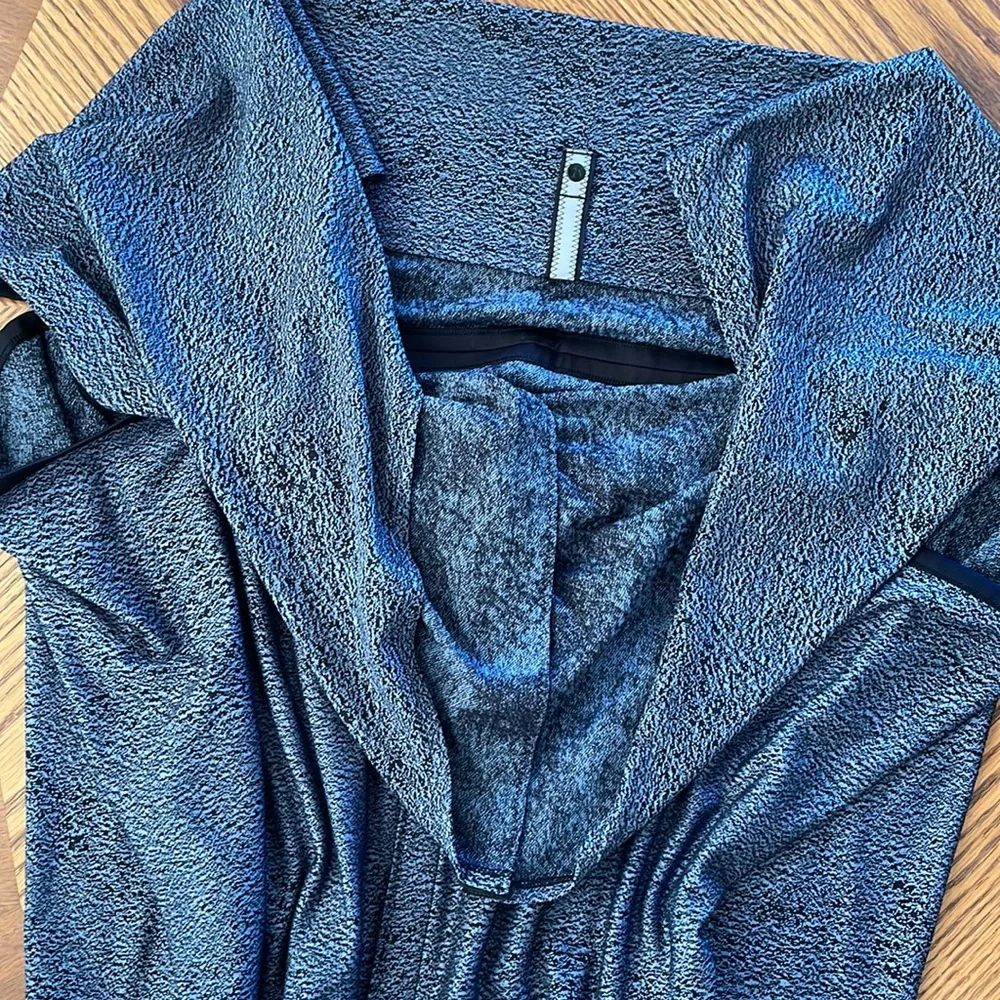 Lululemon Vinyasa Scarf - Blue & Black